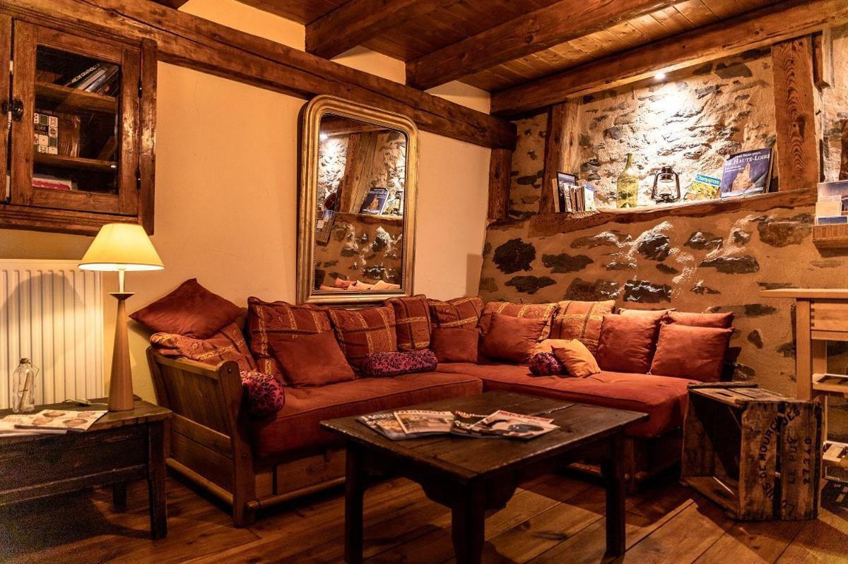 Des Calades Inn *